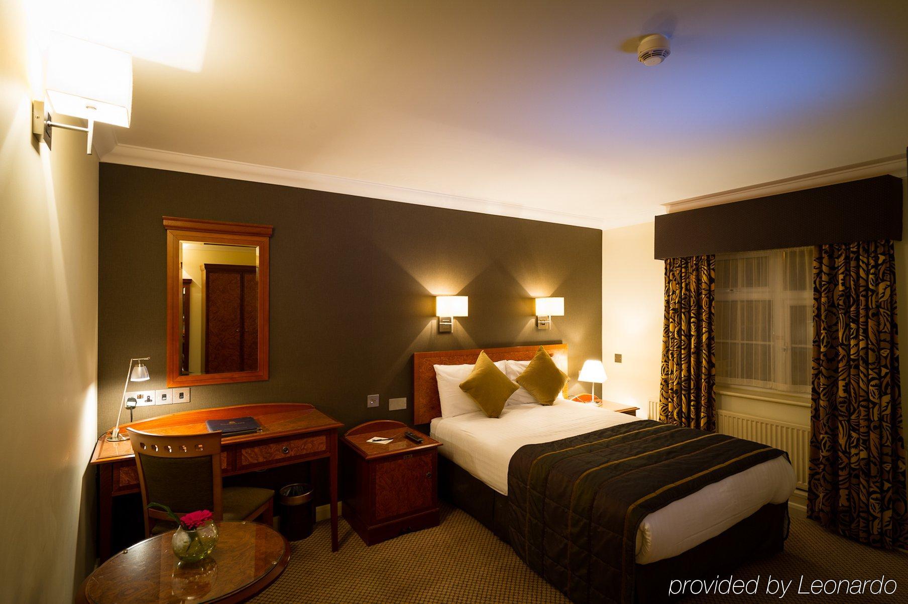 The Royal Chace Hotel Enfield Zewnętrze zdjęcie