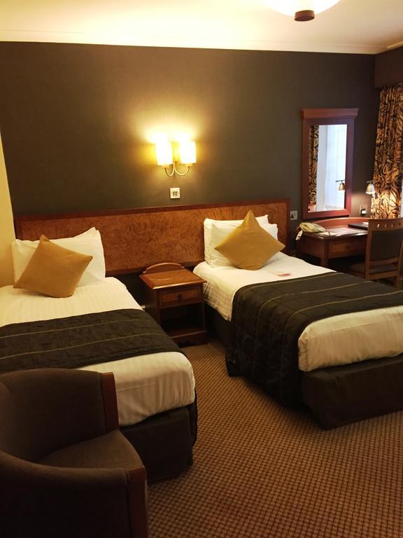 The Royal Chace Hotel Enfield Zewnętrze zdjęcie
