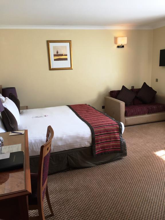The Royal Chace Hotel Enfield Zewnętrze zdjęcie