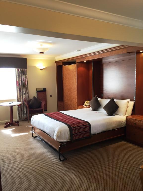 The Royal Chace Hotel Enfield Zewnętrze zdjęcie