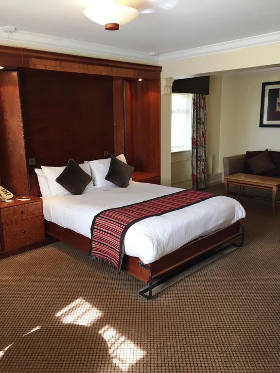 The Royal Chace Hotel Enfield Zewnętrze zdjęcie